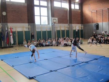 Mlade gimnastičarke 2
